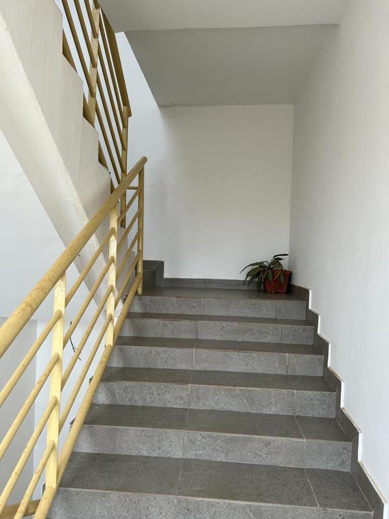 Fowaa Lux Bed & Breakfast Tema Exterior photo