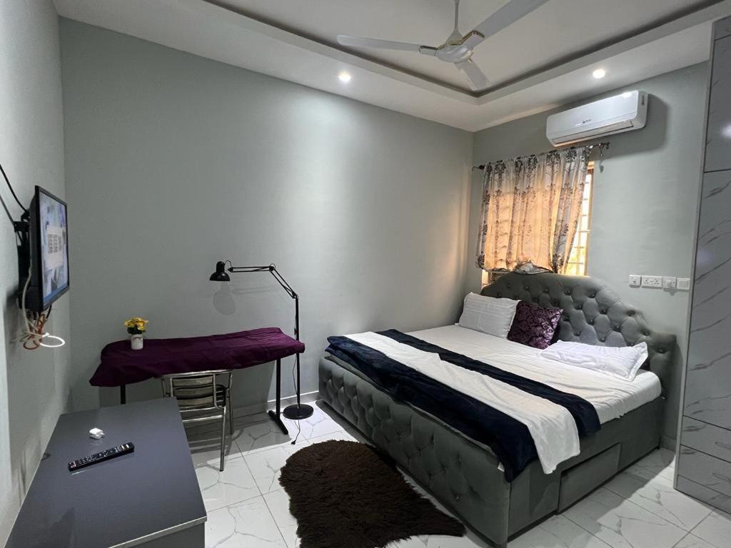 Fowaa Lux Bed & Breakfast Tema Exterior photo