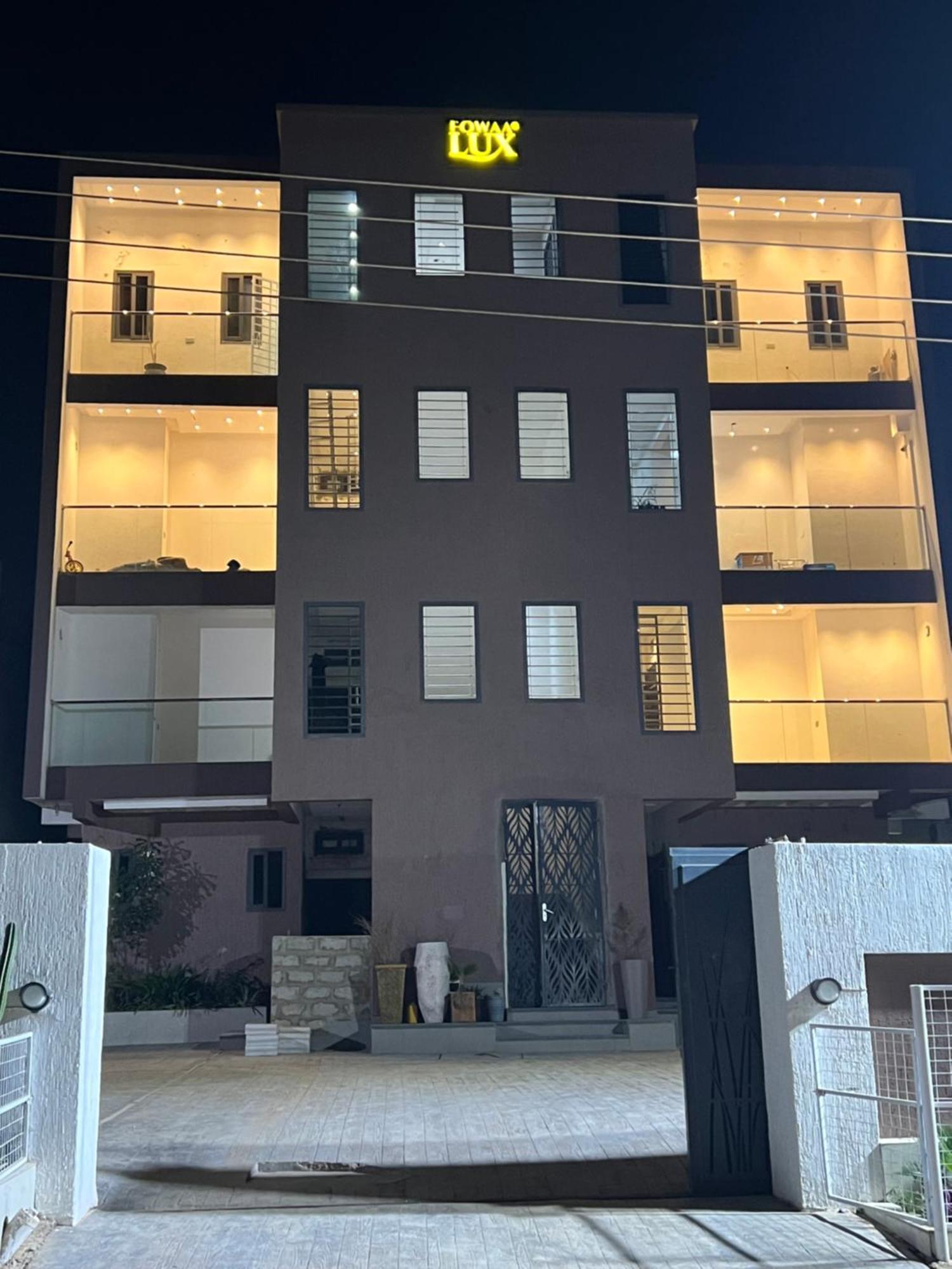 Fowaa Lux Bed & Breakfast Tema Exterior photo